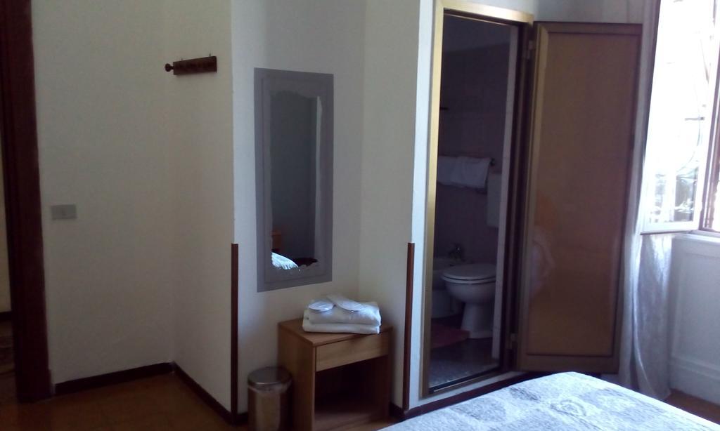 Quarto Duplo com Casa de Banho Privativa